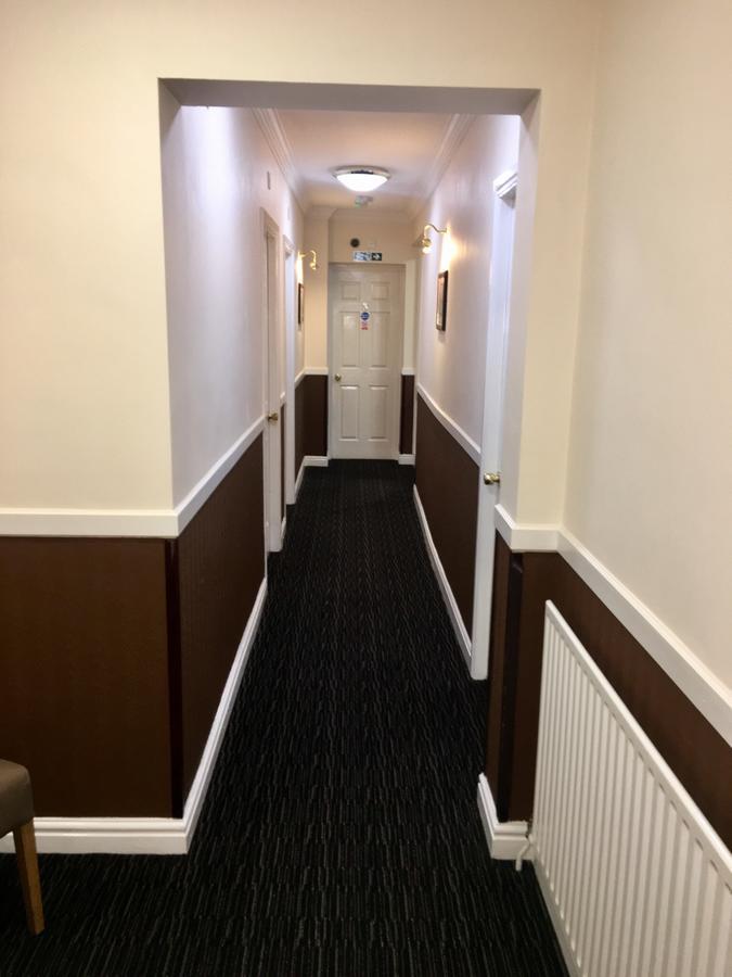 Globe Inn Тамуорт Экстерьер фото
