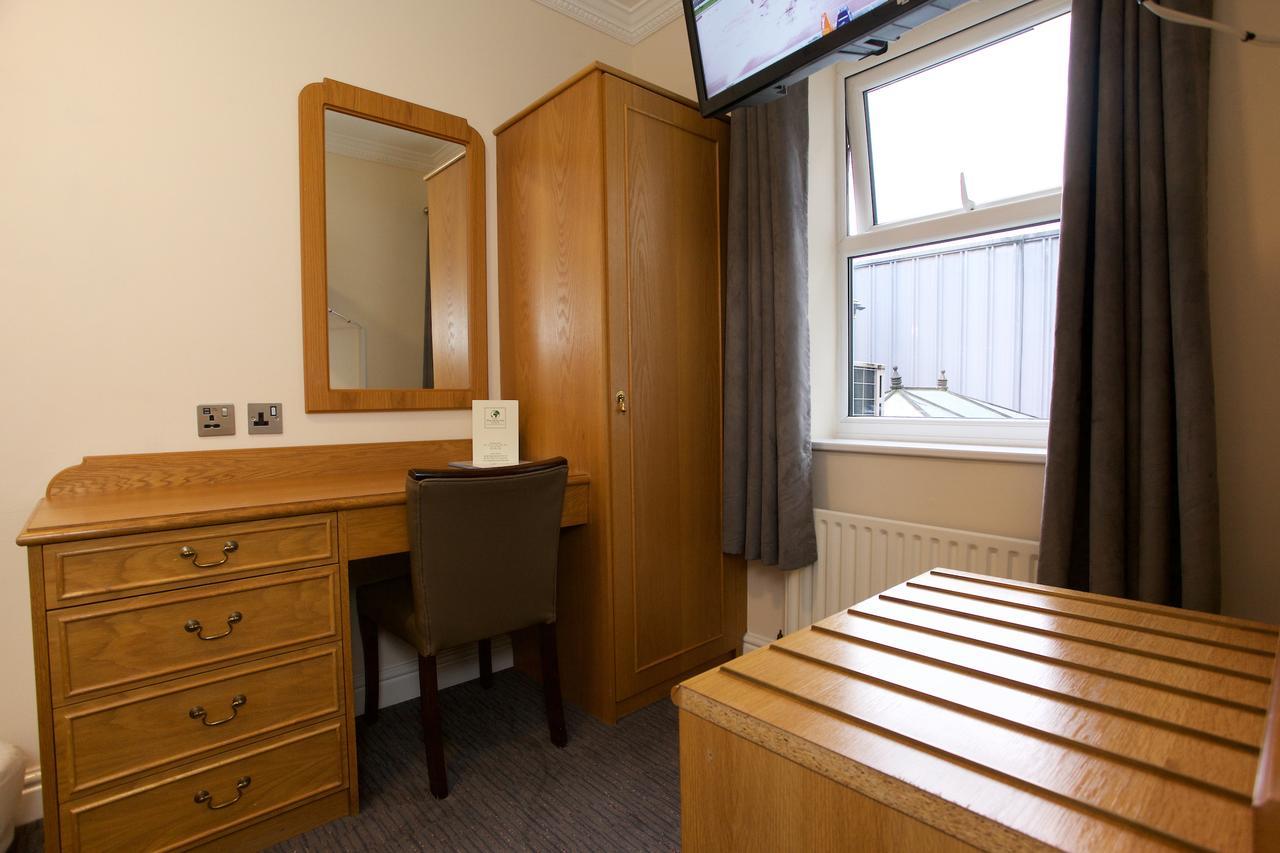 Globe Inn Тамуорт Экстерьер фото