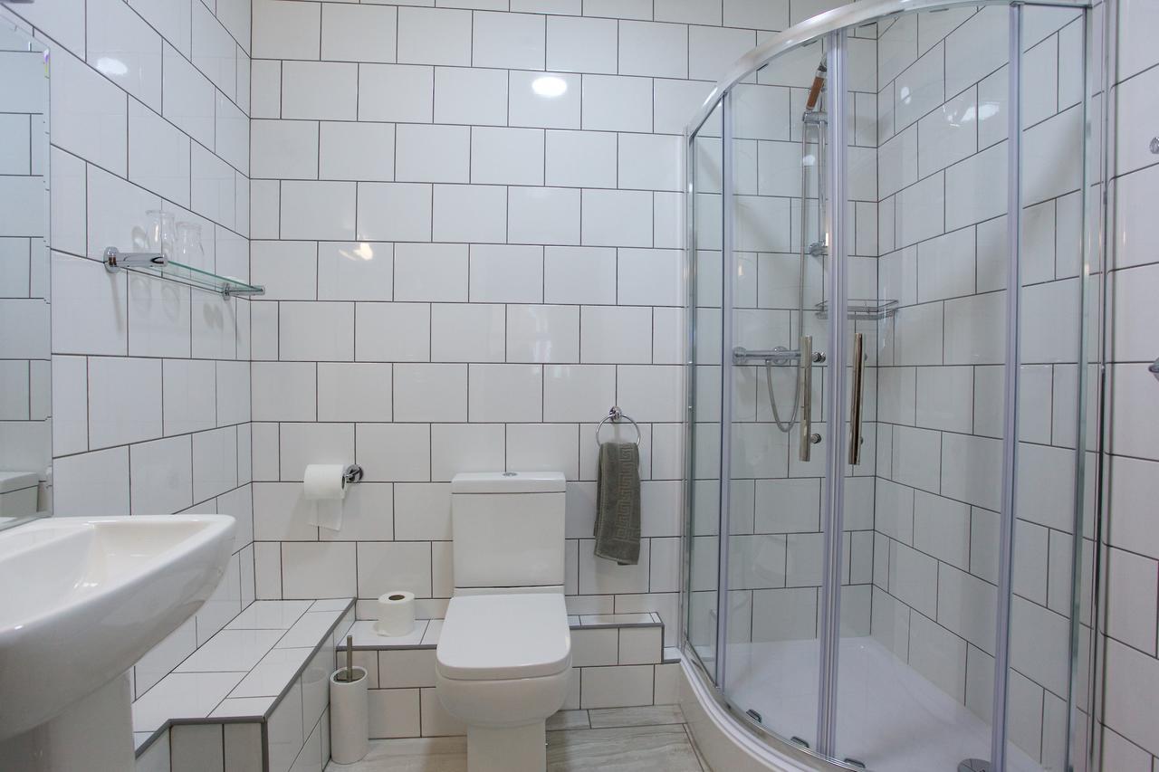 Globe Inn Тамуорт Экстерьер фото